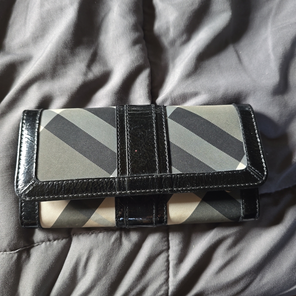 Burberry Black and Tan Wallet